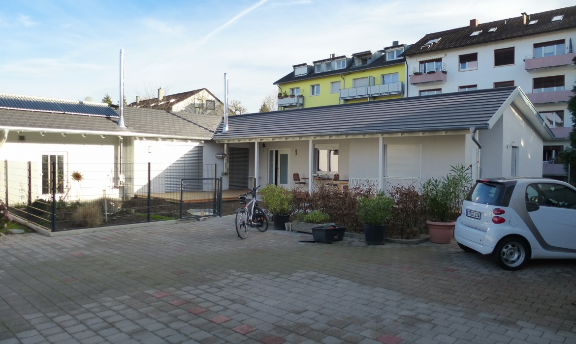 Ein Winkelbungalow im Freiburger Norden